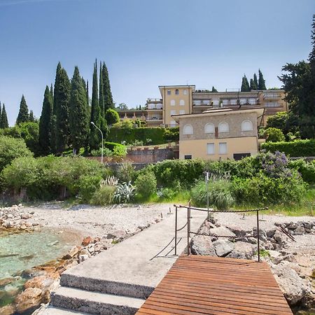 Leonardo Walsh Apartment With Lake View Torri Del Benaco Luaran gambar