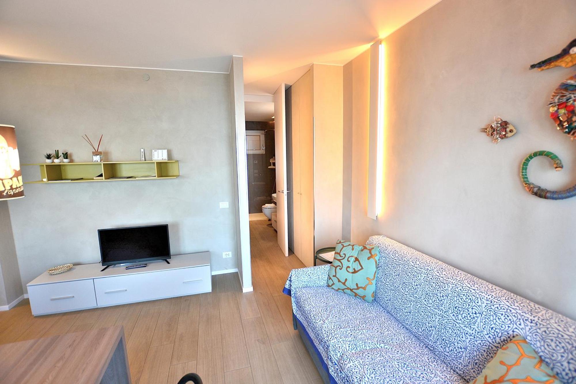 Leonardo Walsh Apartment With Lake View Torri Del Benaco Luaran gambar