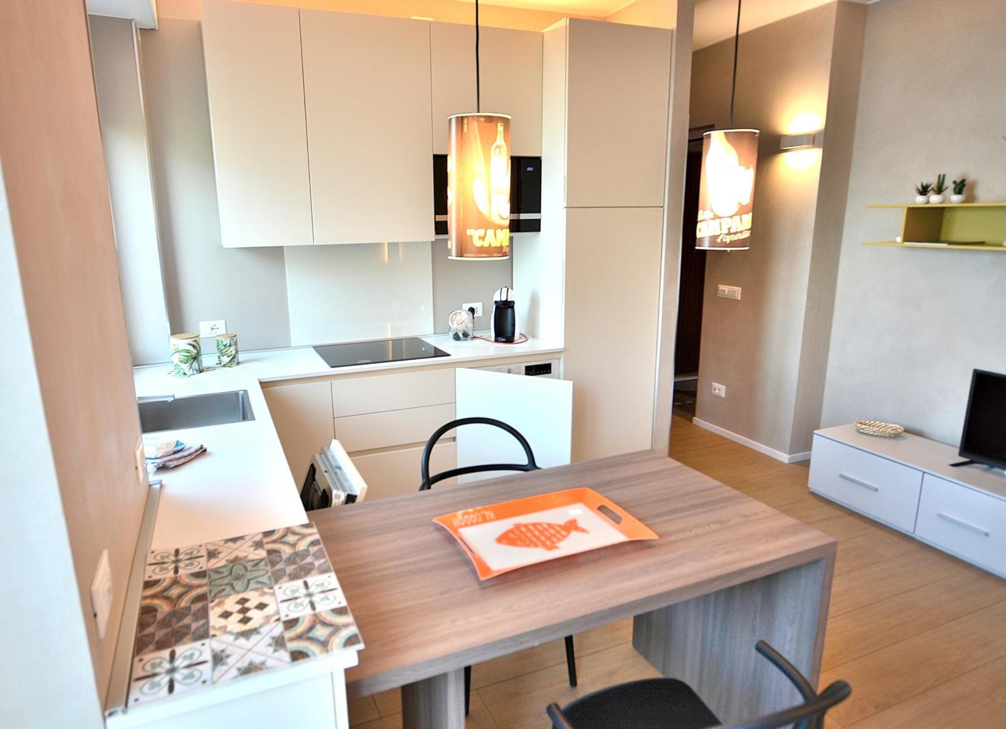 Leonardo Walsh Apartment With Lake View Torri Del Benaco Luaran gambar